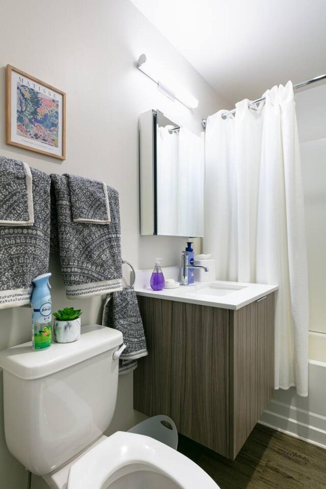 Holiday home Downtown Mich Ave - 6 Penthouses, Sleep 25