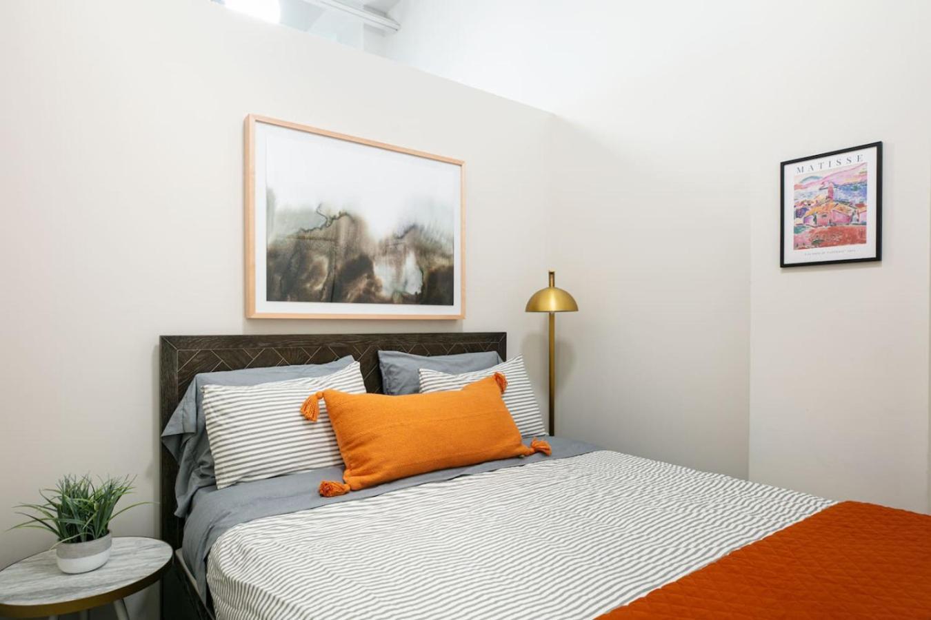 Downtown Mich Ave - 6 Penthouses, Sleep 25 * Chicago