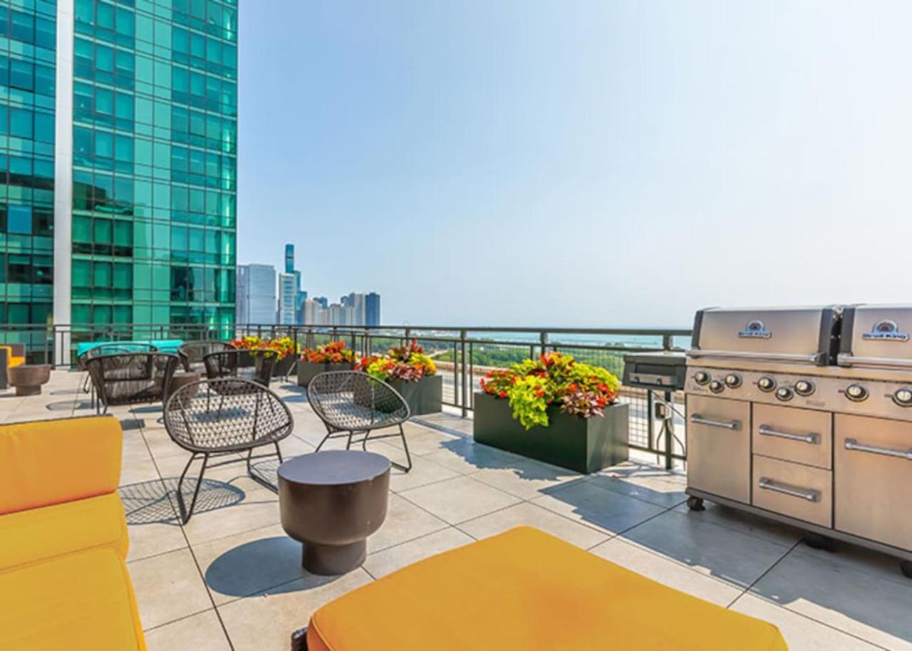 Downtown Mich Ave - 6 Penthouses, Sleep 25 Holiday home *