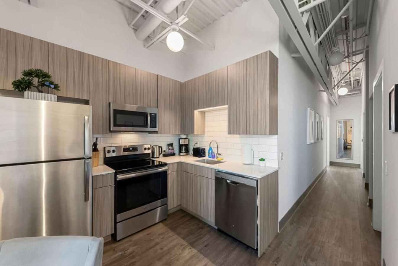 Downtown Mich Ave - 6 Penthouses, Sleep 25 Chicago