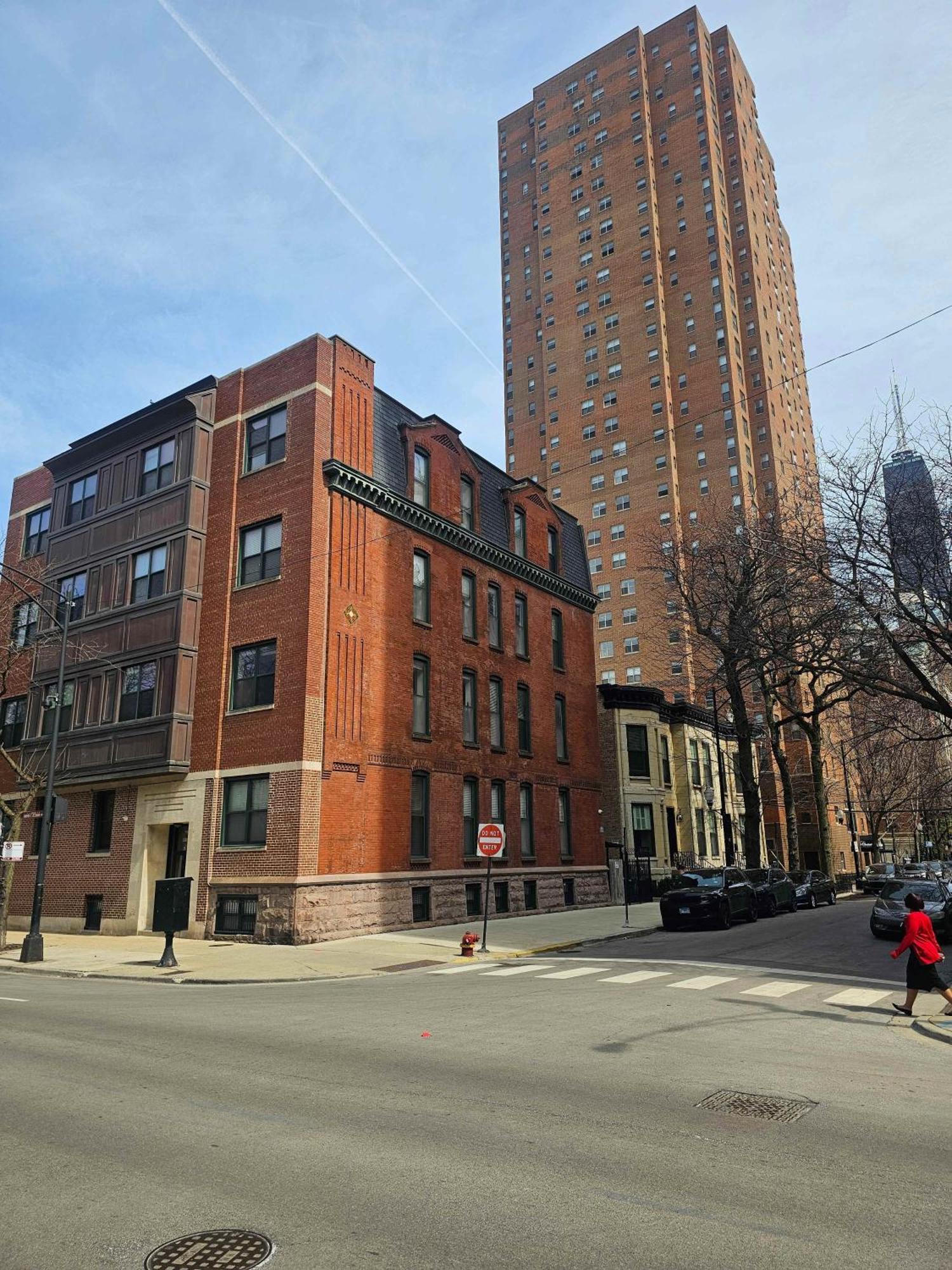 Gold Coast Downtown Sleeps 20 Apartment