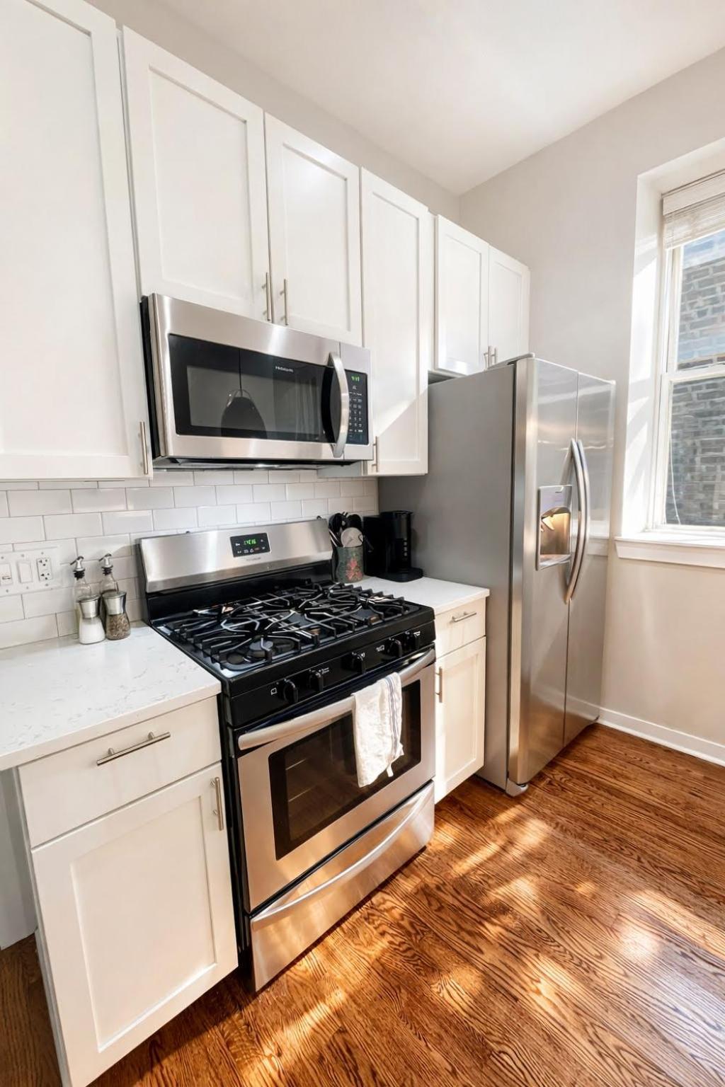 Flexhome West Town - Spacious 2br Duplex Apartment