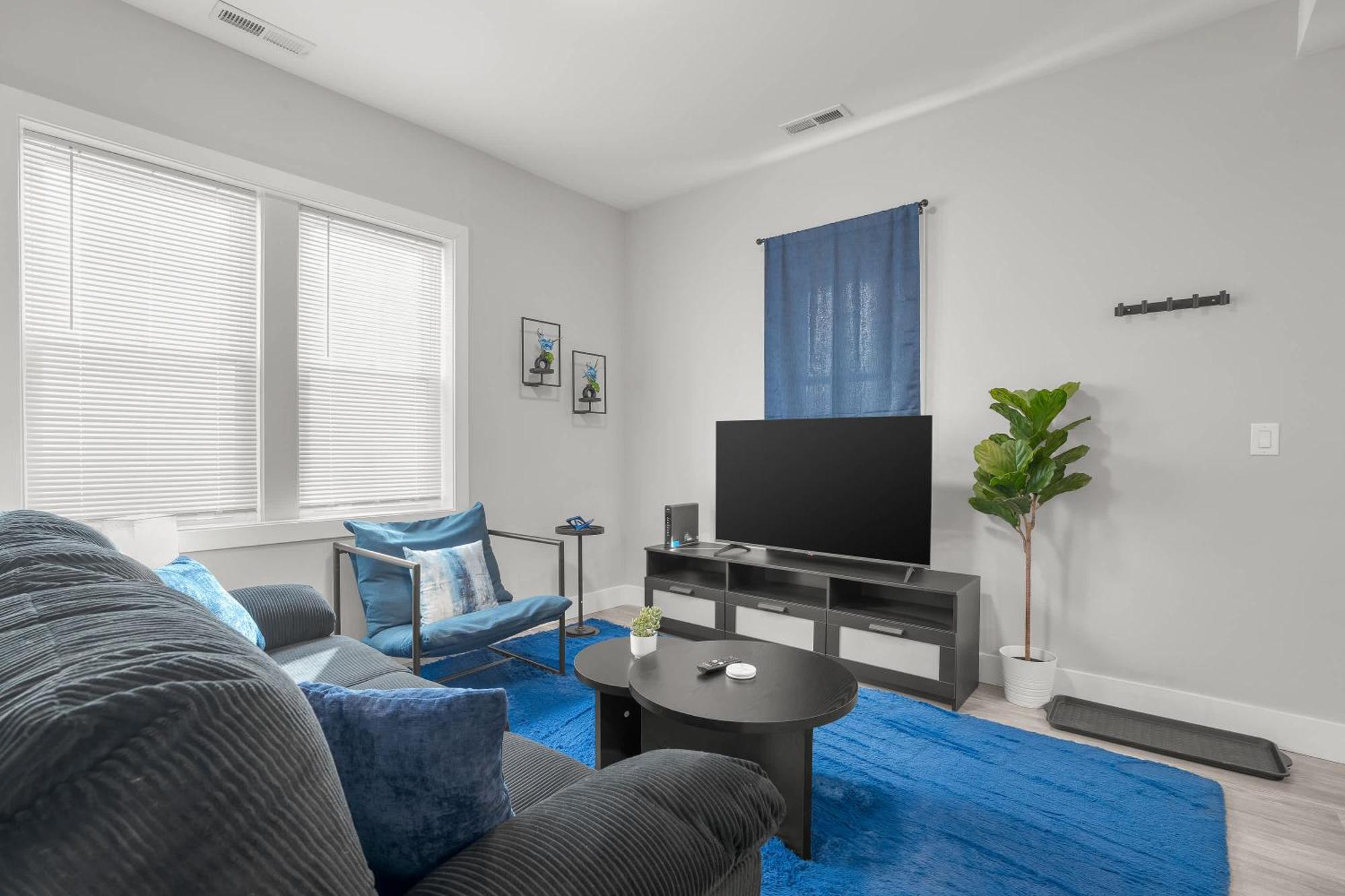 Comfortably Well-furnished 1br Unit In West Loop - Grand Rep