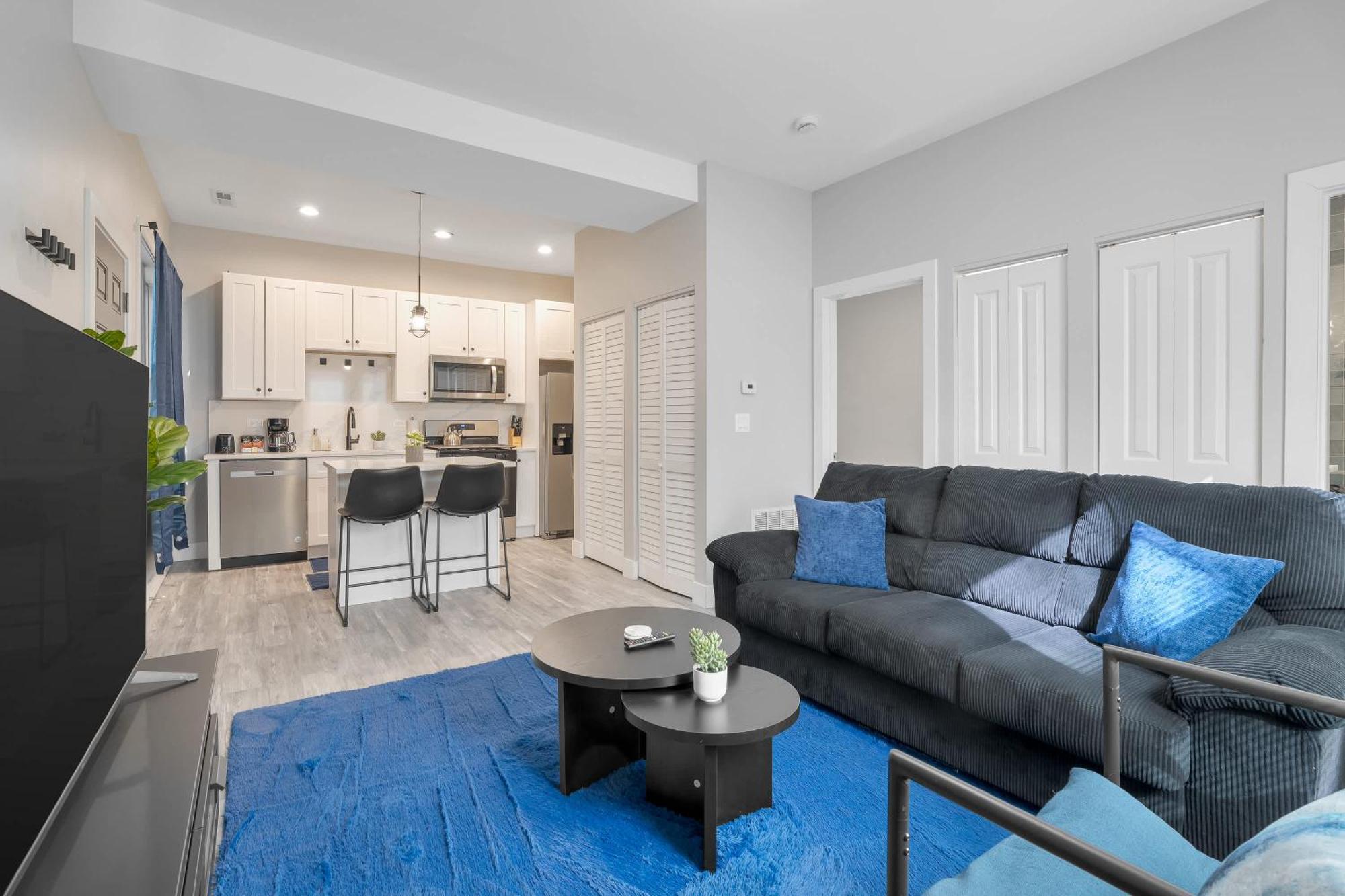 Comfortably Well-furnished 1br Unit In West Loop - Grand Rep *