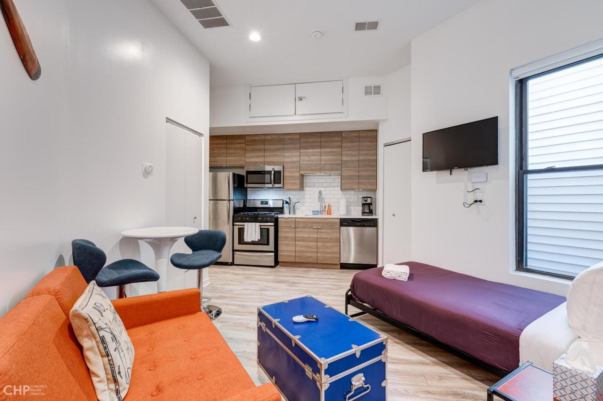 Second Floor By 747 Lofts *