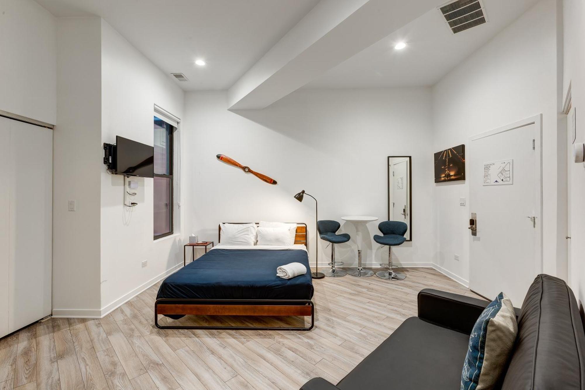 Ground Floor In By 747 Lofts