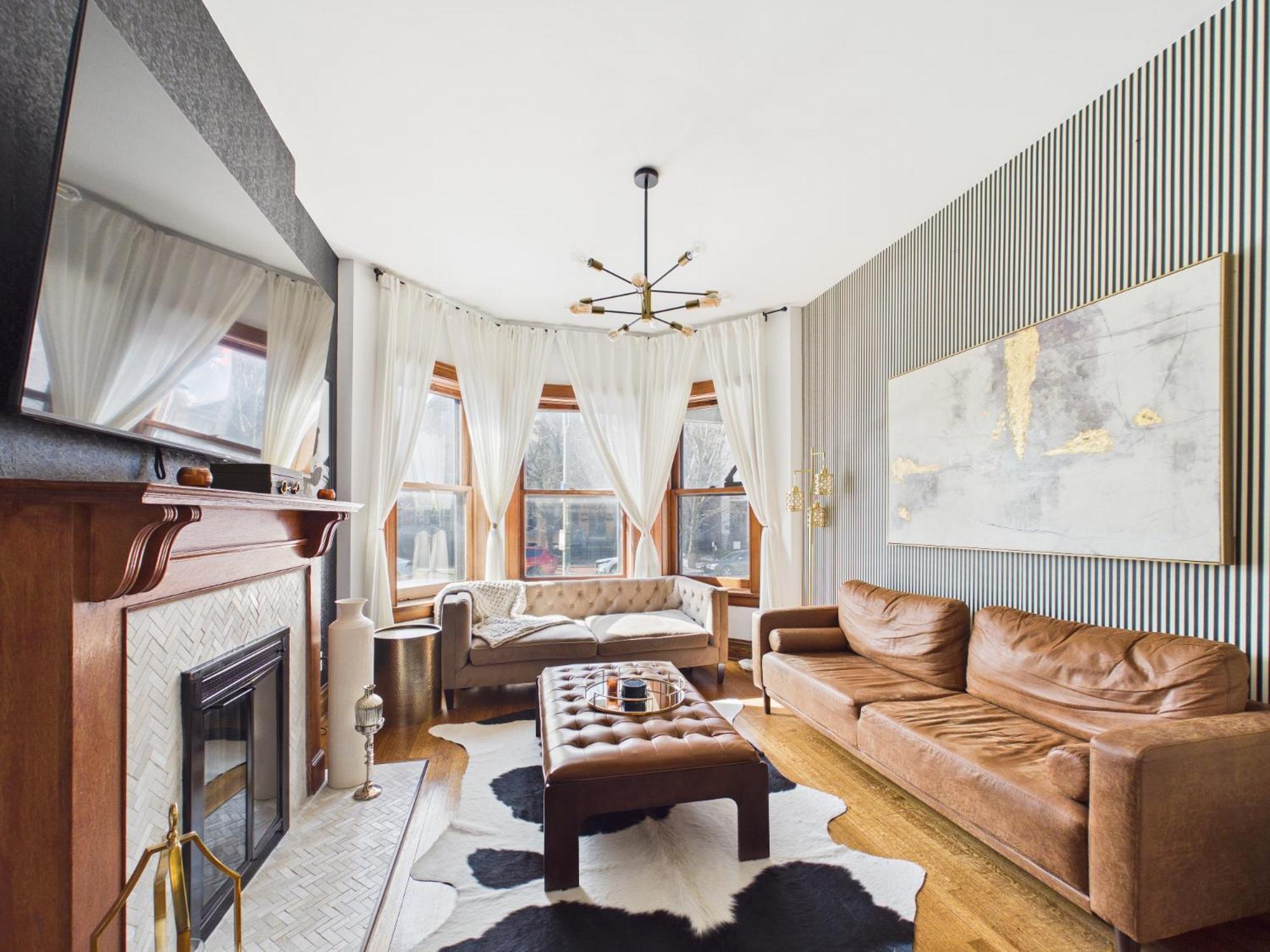 Addison Elite Art Deco Retreat Garage Chicago