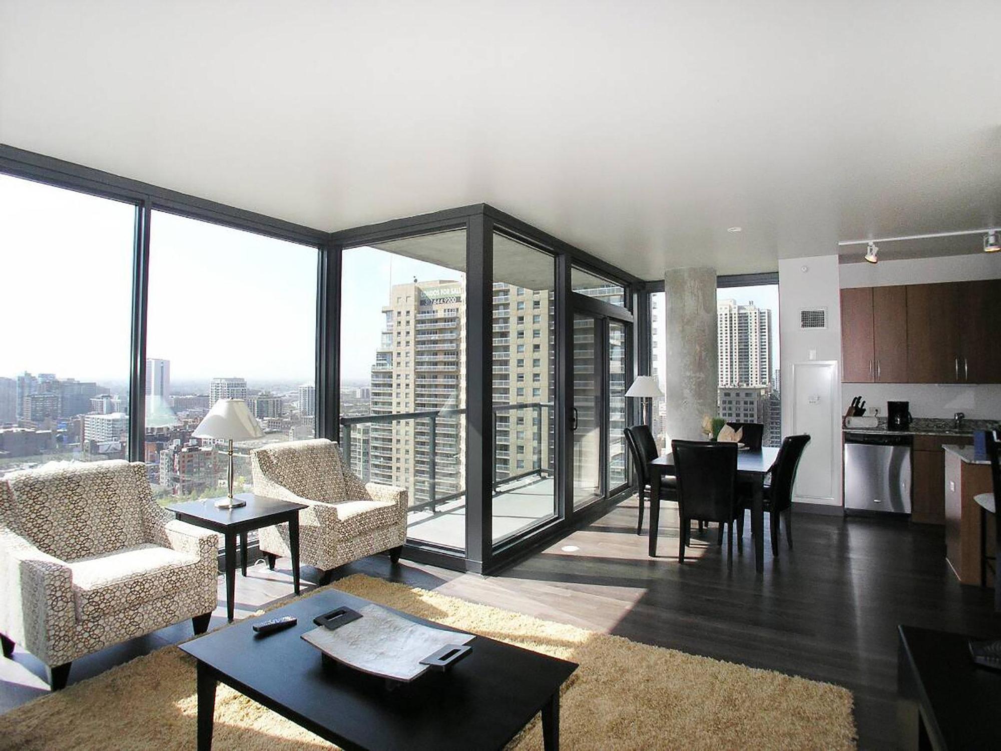 Bridgestreet At State And Grand