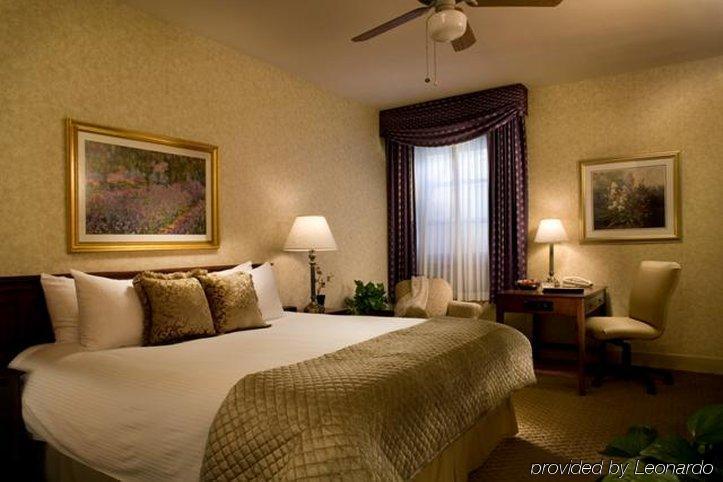 Hotel Majestic Chicago