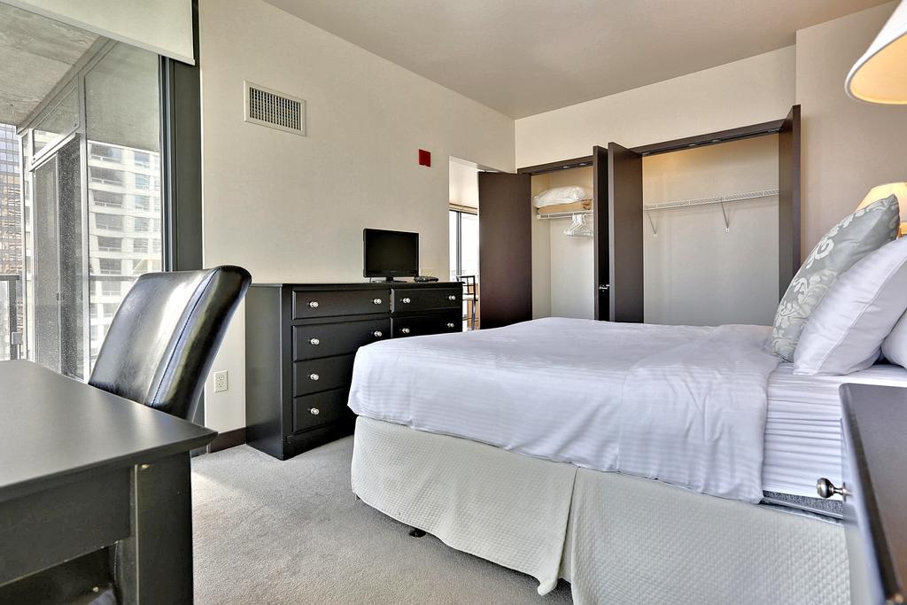 Bridgestreet At State And Grand 4*