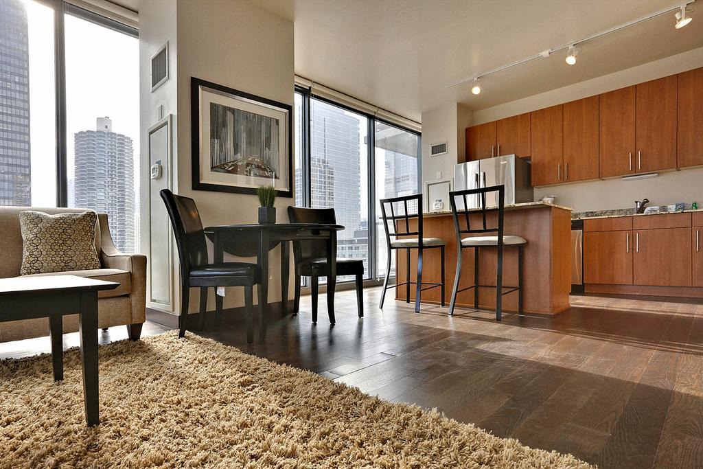 Bridgestreet At State And Grand Aparthotel Chicago