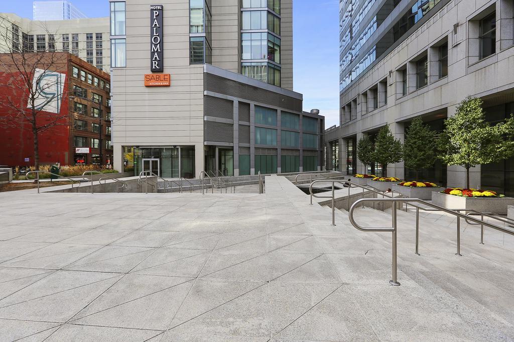 Bridgestreet At State And Grand 4*