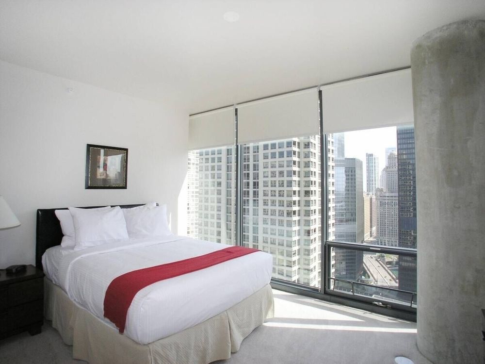 Aparthotel Bridgestreet At State And Grand 4*