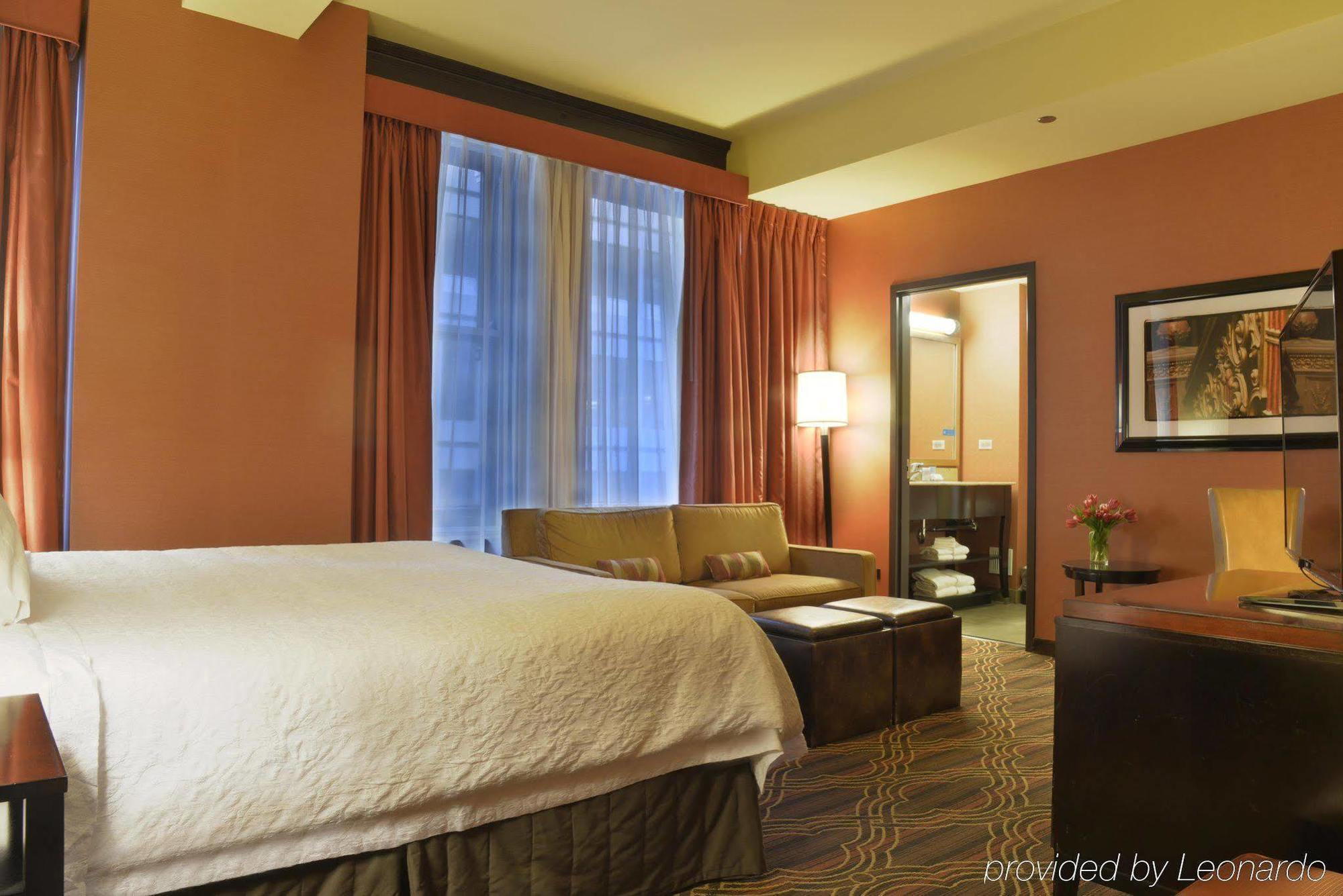 Hotel Hampton Majestic Theatre District Chicago