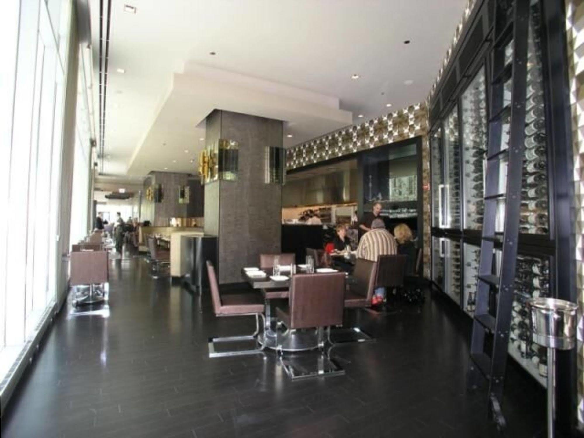 Bridgestreet At State And Grand Aparthotel 4*