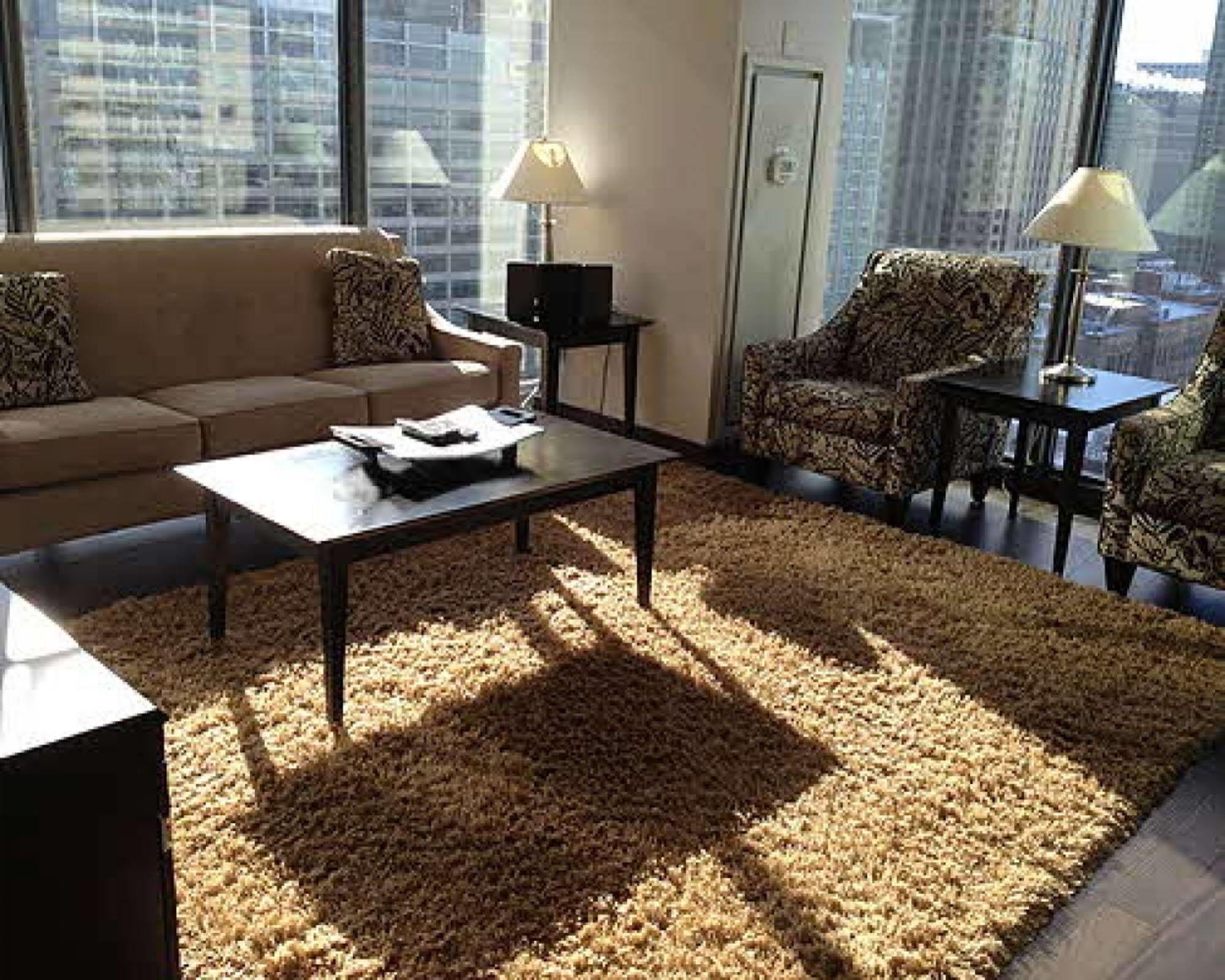 Bridgestreet At State And Grand Chicago