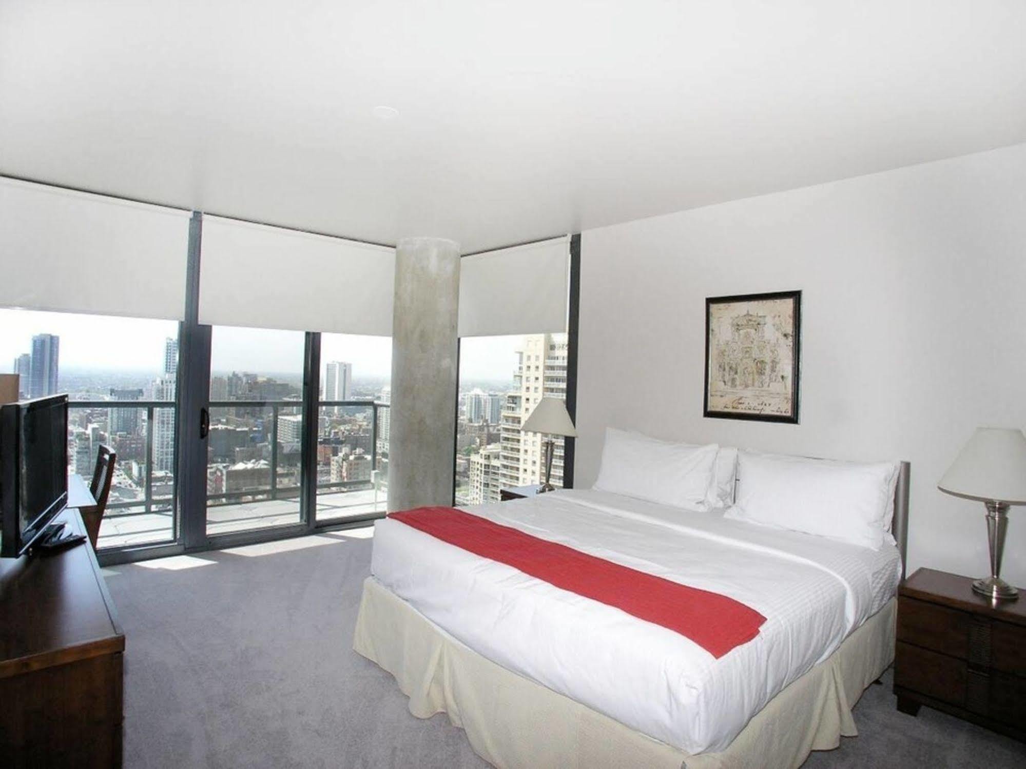 Bridgestreet At State And Grand