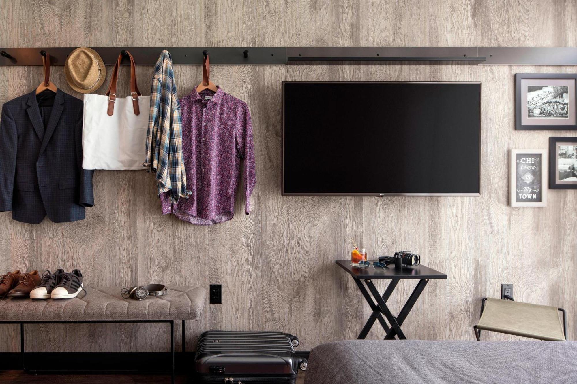 Moxy Downtown 3*
