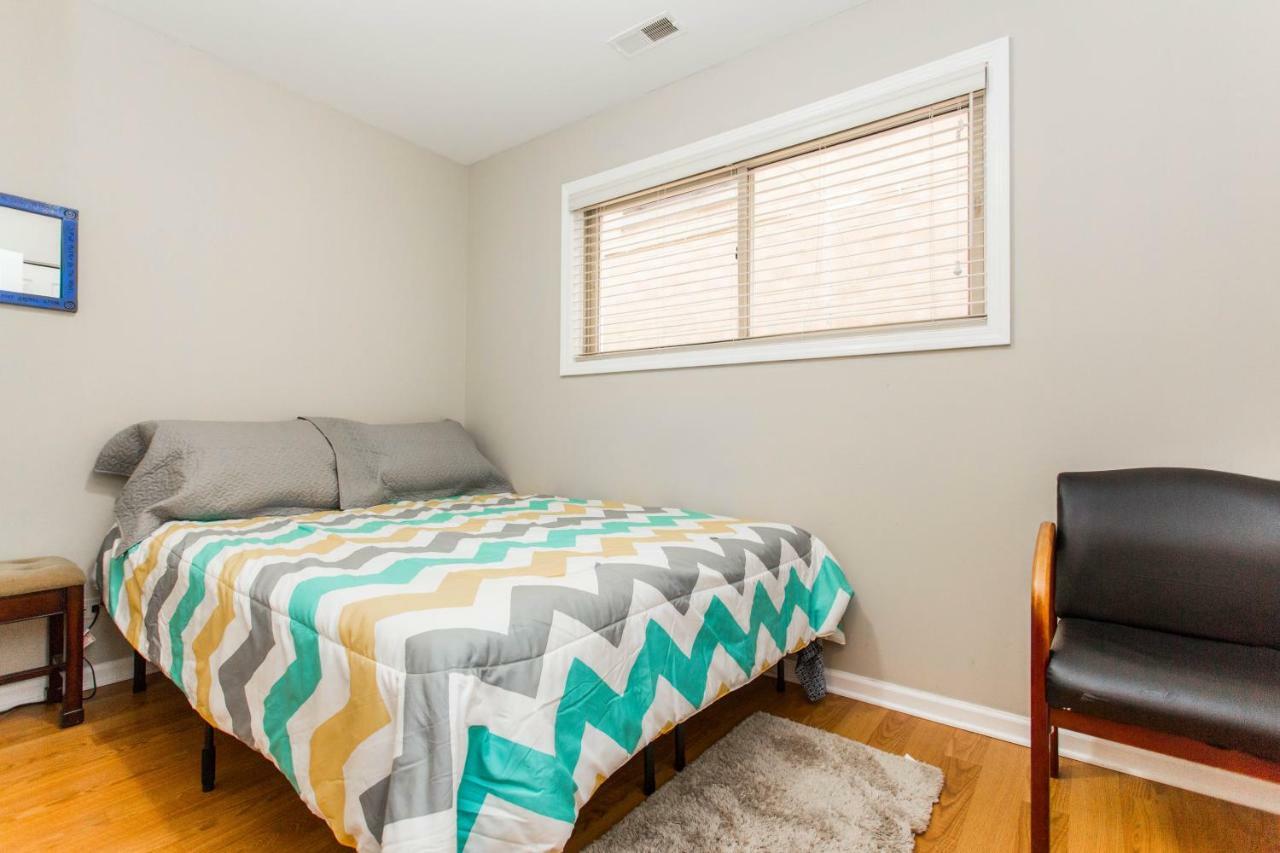 4 Bedroom In Location Parking Fireplace Back Yard Pets Welcome *