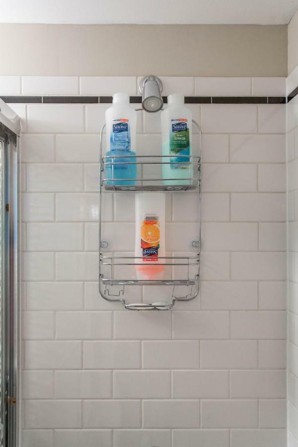 4 Bedroom In Location Parking Fireplace Back Yard Pets Welcome Holiday home