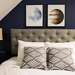 Sonder — Barry Apartments