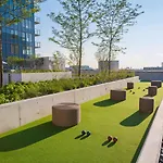 Level Chicago - Old Town