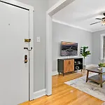 1-Bedroom Cozy & Modish Apt - Marshfield W2 Rep