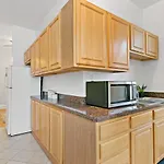 Comfy 2Br Apartment Near Wrigley Field - Grace 3