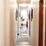 2Br Airy & Tidy Apt With Free Covered Parking - Central Modern