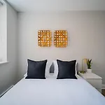 Comfy And Complete Studio Apt Near Boystown - Oakdale 317 Rep