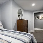 Forrestville Ave Large Suite