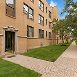 Well-Furnished 1Br Apt In Popular Spot - Belmont J3