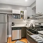 Homey 2br Unit In Boystown, Steps From Everything - Stratford 2n 3n Rep Apartment