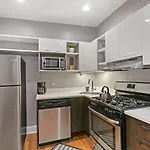 Homey 2br Unit In Boystown, Steps From Everything - Stratford 2n 3n Rep