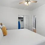 Homey 2br Unit In Boystown, Steps From Everything - Stratford 2n 3n Rep Apartment Chicago