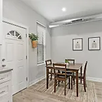 3Br Apt In Logan Square Walkable To Highlights - Central Park S6