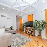 Apartment Lux Apt In Bronzeville, Min From Downtown-rsv Now!