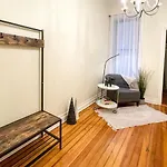Perfect Wrigleyville Apartment Chicago