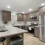 2br Close To Local Cafes & Stores - Magnolia G Apartment *