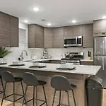 2br Close To Local Cafes & Stores - Magnolia G Apartment