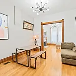 Apartment Lincoln Park Gem