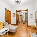 Apartment Lincoln Park Gem Chicago