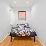 Apartment Lincoln Park Gem *