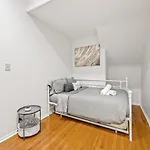 Apartment Lincoln Park Gem