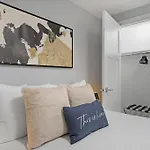 2br Close To Local Cafes & Stores - Magnolia G Apartment Chicago