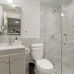 Apartment 2br Close To Local Cafes & Stores - Magnolia G *