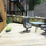 Walk To Lincoln Park, North Avenue Beach, And Second City! Lovely Old Town Charm! Condo