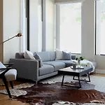 Breathtaking Getaway In Prime Lakeview Location!