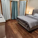 Apartment Relaxing Entire Roseland Neighborhood Unit *