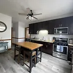 The Karlov. Gorgeous ,spacious 2bd/ 1ba W/ Parking Chicago